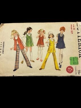 Vintage Girls Pattern Envelope with Illustrated Mod Outfits - Multicolor